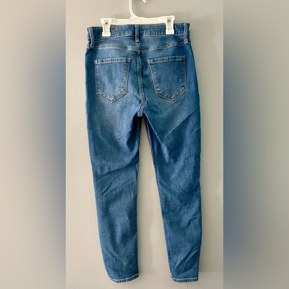 Old Navy Skinny Jeans - Picture 3 of 3